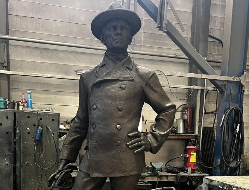 В Пермском крае установлен памятник первому хранителю Кунгурской ледяной пещеры