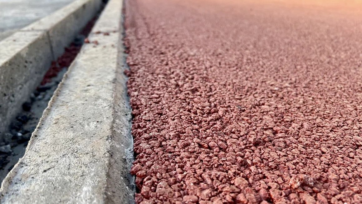 В Перми сделали первую пешеходную дорожку из цветного асфальта