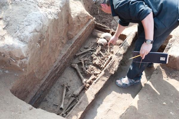 В Разгуляе обнаружено древнее кладбище