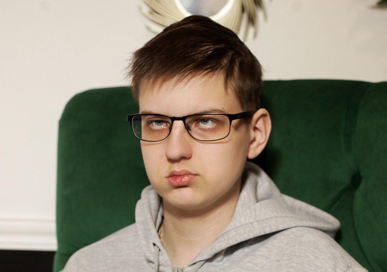 Жителей Прикамья просят помочь победившему рак мозга молодому человеку