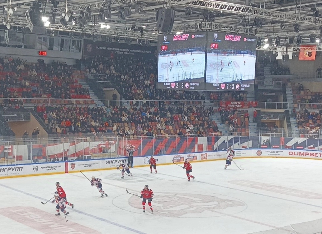 Пермский «Молот» одержал победу над саратовским «Кристаллом»