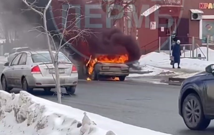 В центре Перми сгорели «Жигули»