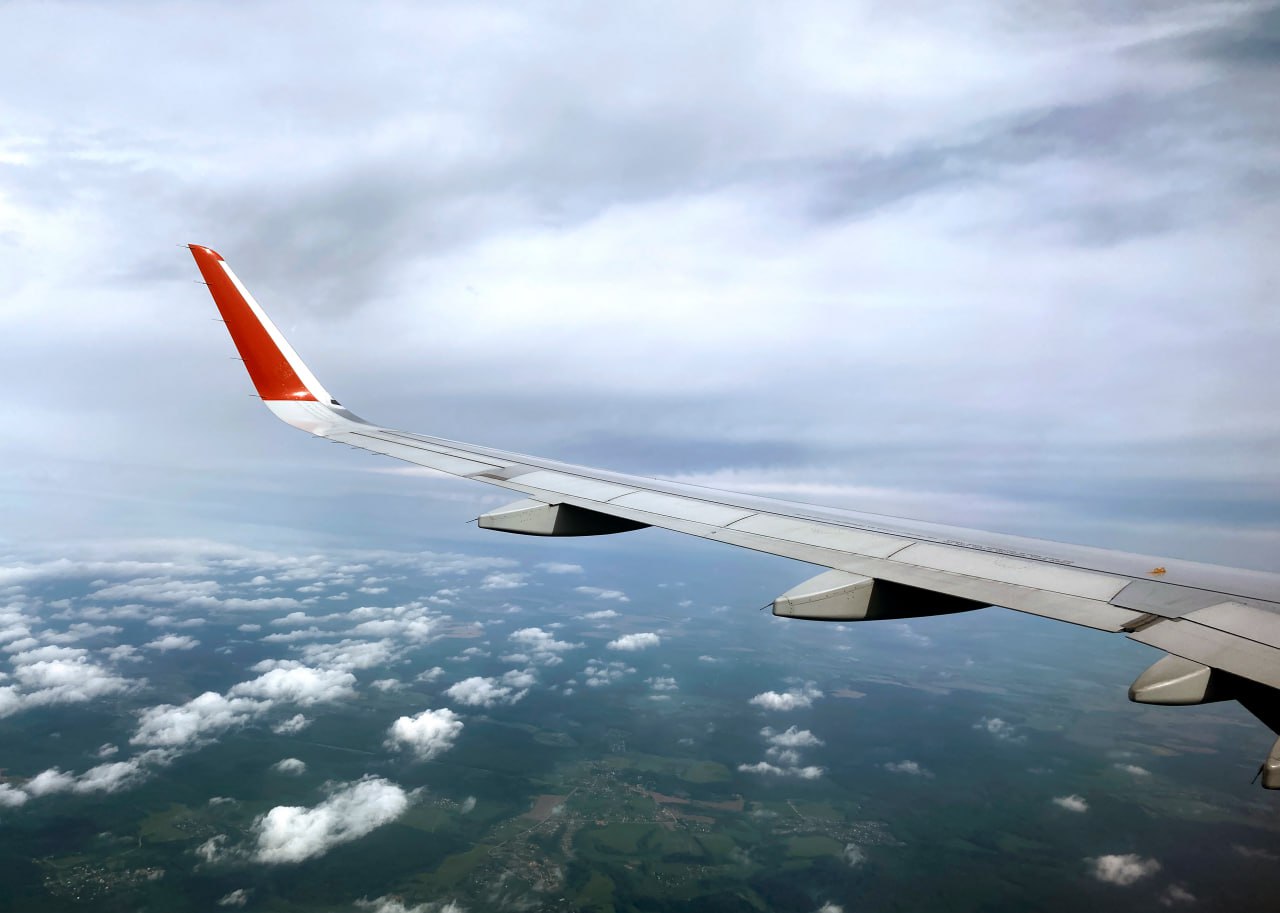 Летевший из Перми в Когалым самолёт сел в Сургуте из-за сбоя