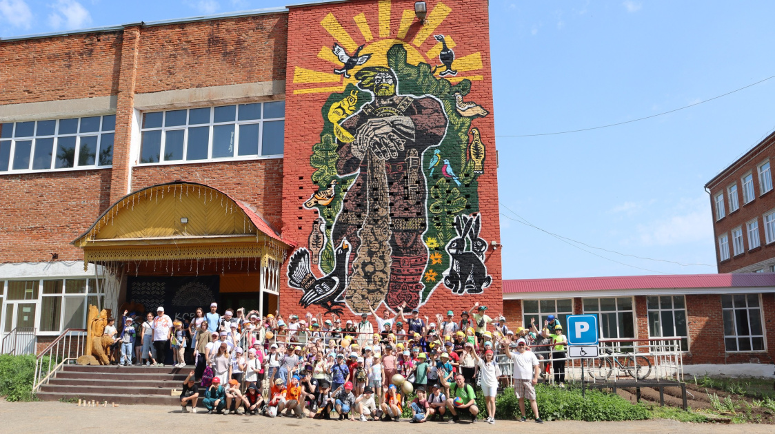 В Пермском крае появился мурал в честь Перы-богатыря