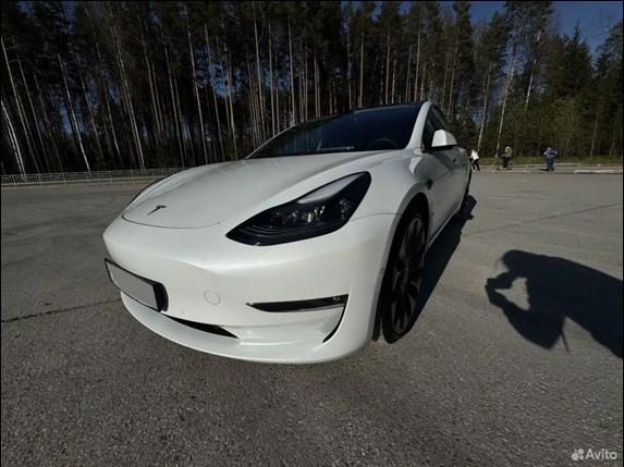 Эксперты назвали разницу в цене на ВАЗ и Tesla в Перми