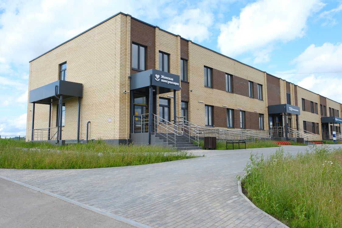 В селе Фролы Пермского округа введена в эксплуатацию поликлиника на 200 посещений в смену