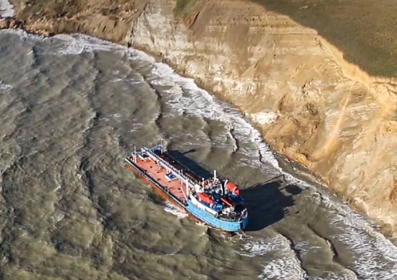 Росприроднадзор не зафиксировал утечек мазута с затонувшего пермского танкера