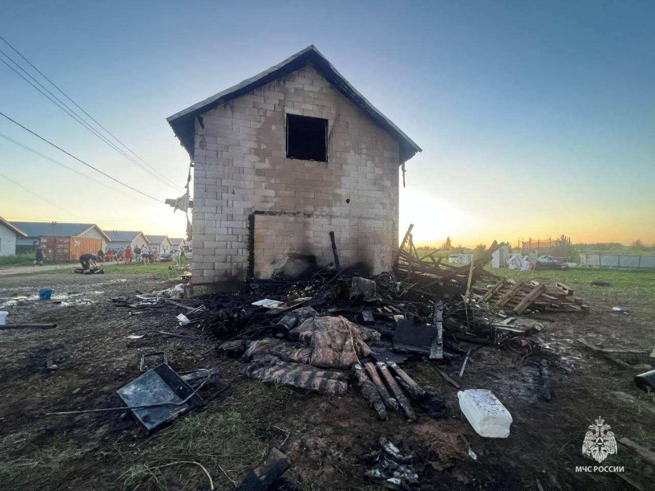 В Пермском округе мать спасла ребёнка на пожаре