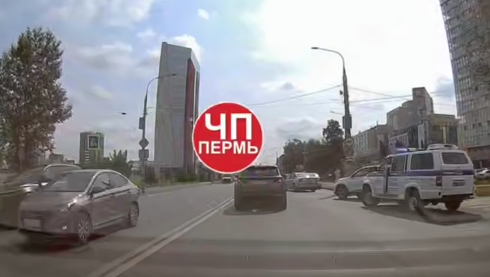 В Перми кроссовер сбил двух девочек