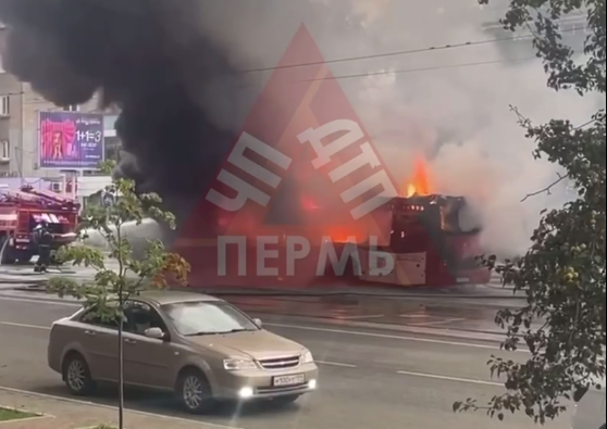 В Перми сгорел автобус в районе Цирка