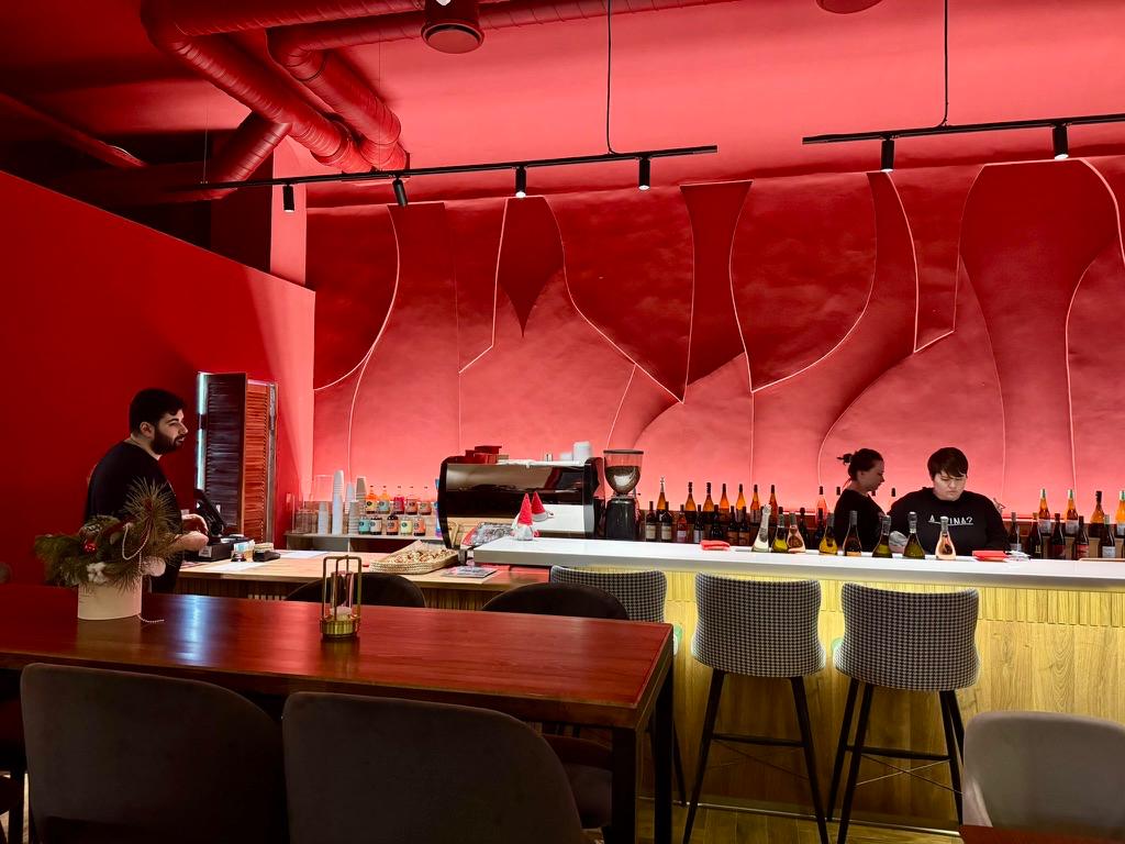 Через полгода после открытия в Перми выставили на продажу винный ресторан