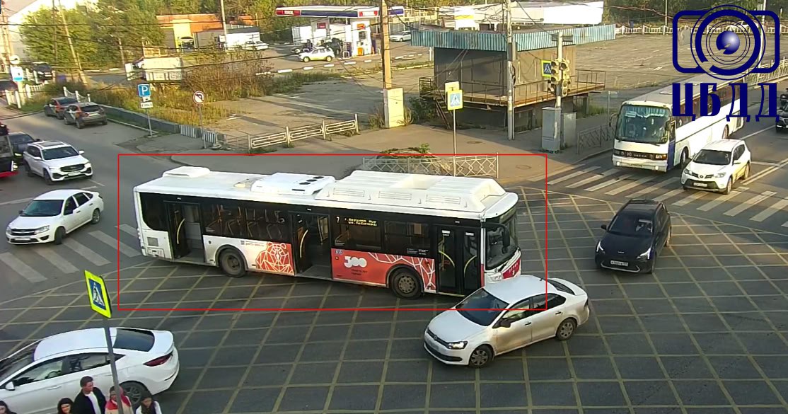 Из-за ДТП на Коммунальном мосту в Перми скопилась длинная пробка