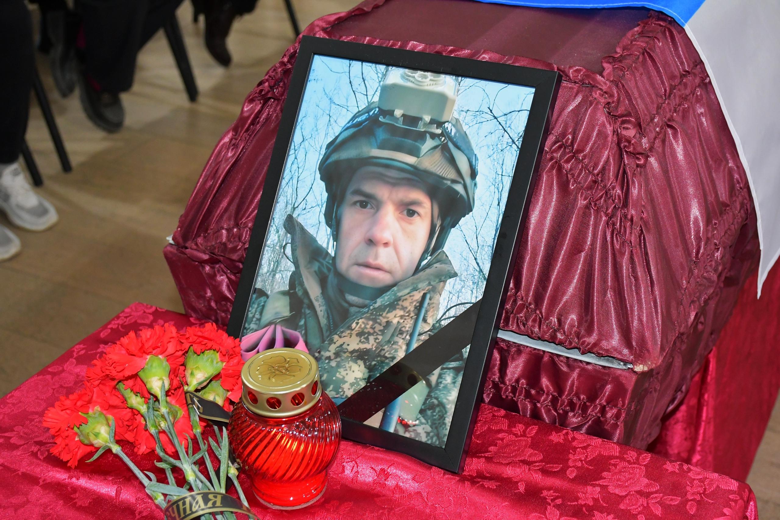 В Прикамье простились с погибшим на СВО Евгением Давыдовым