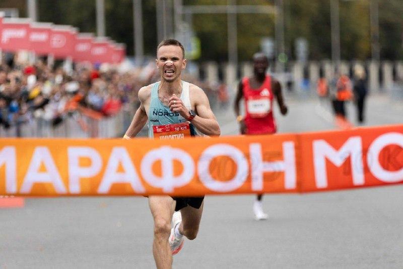 Пермяк Владимир Никитин поставил рекорд на Московском марафоне