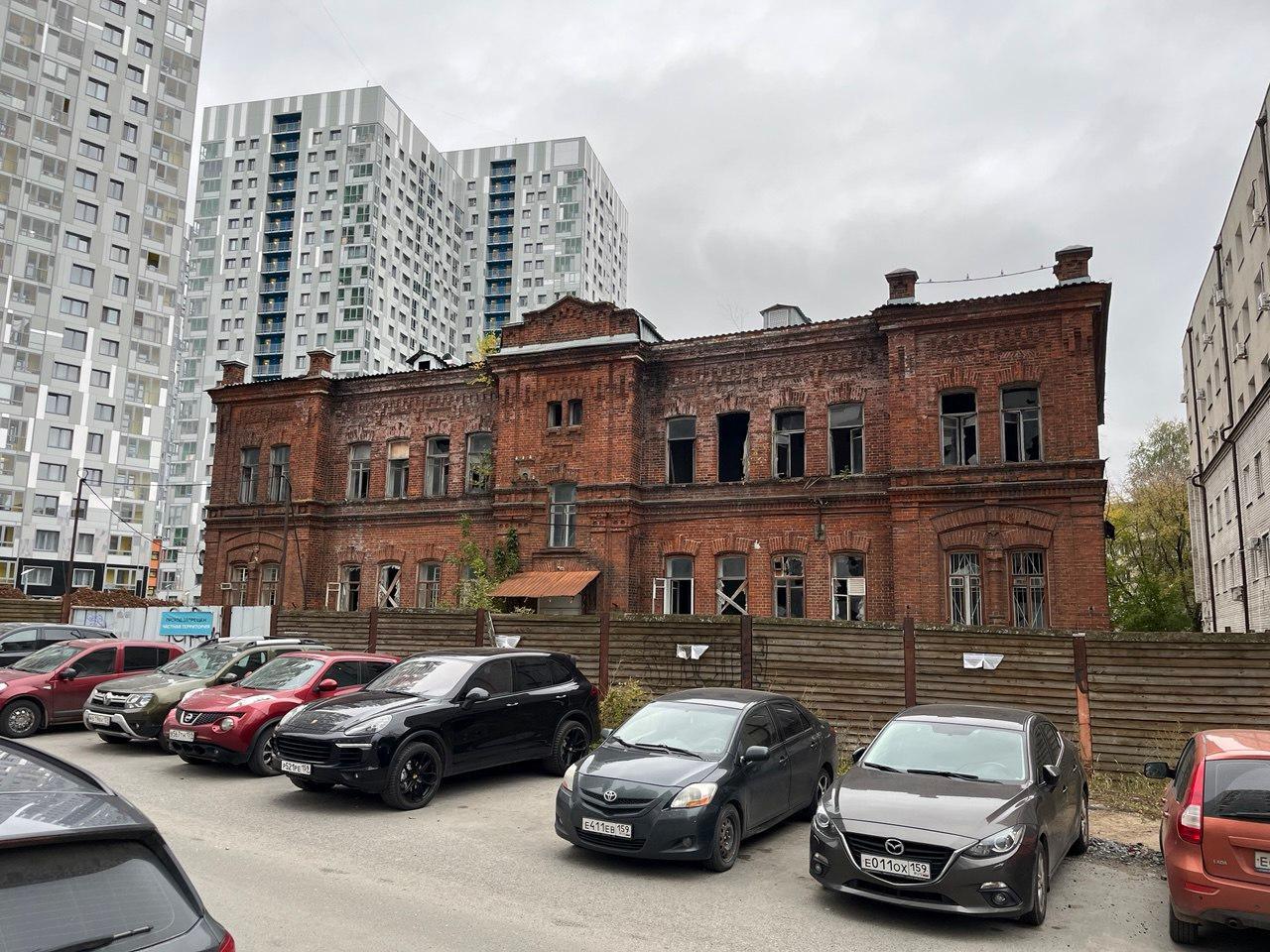 Состояние исторического здания бакинститута в Перми признали неудовлетворительным