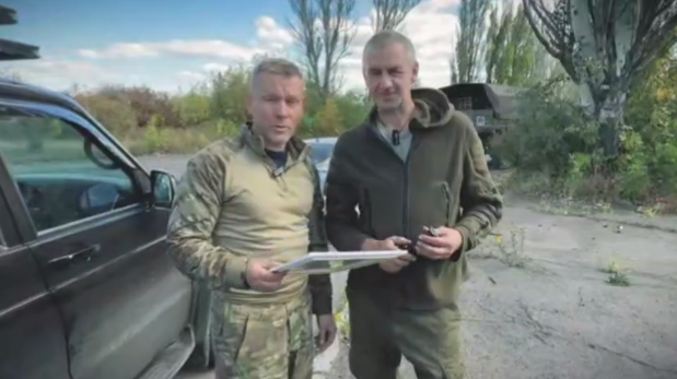 Добровольцам СВО из Пермского края вручили оружие «Дивизии чёрных ножей»