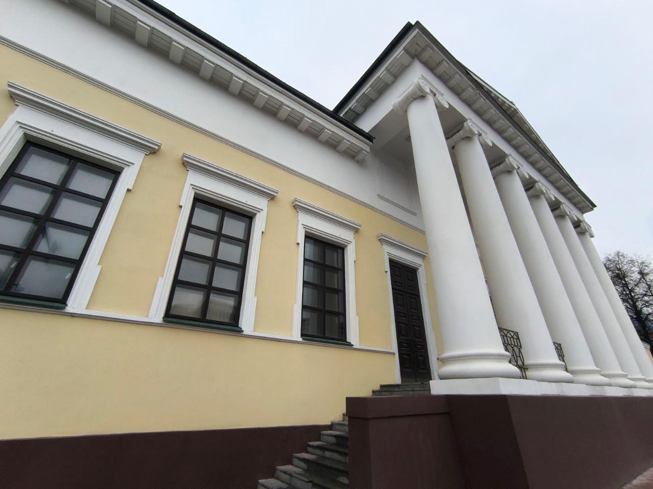 В Перми в здании Благородного собрания обнаружили фрески 