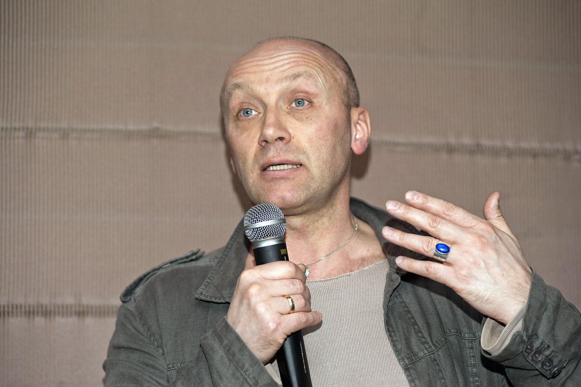 Игорь Аверкиев: Думские и мэрские заговорщики прибегли к «военной хитрости»