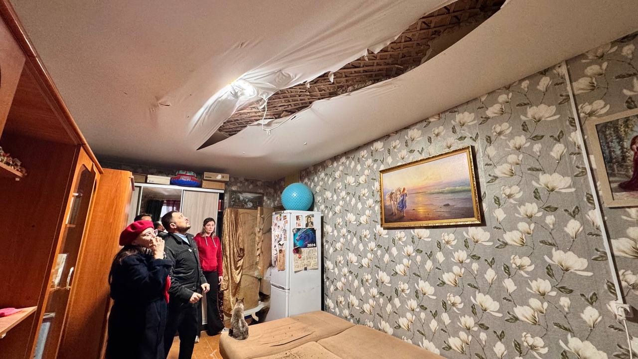 Названа возможная причина обрушения потолка в квартире в Березниках