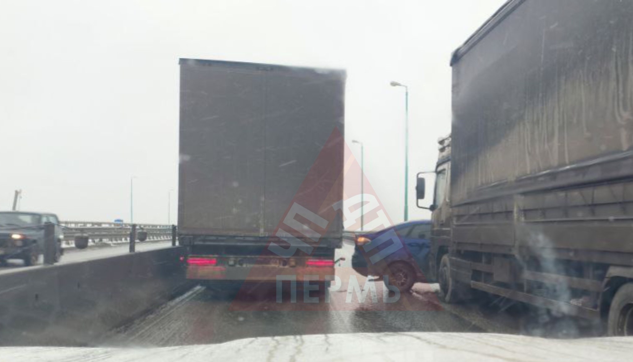 Из-за ДТП на Красавинском мосту в Перми снова образовалась большая пробка