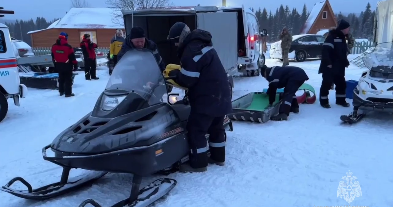 У одной из пропавших туристических групп в Прикамье сломались снегоходы и закончилось топливо