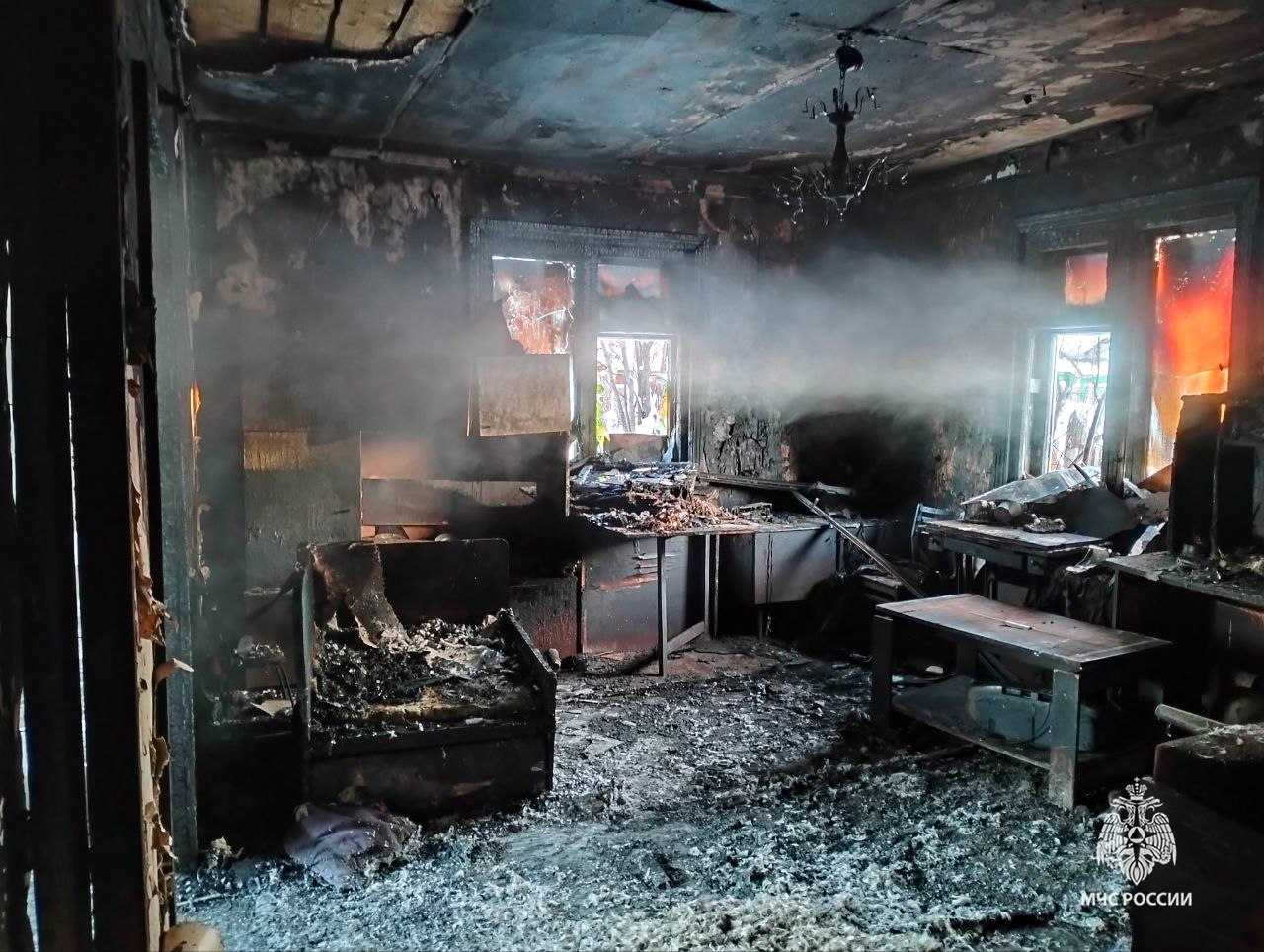 Житель Прикамья из-за неисправности печи лишился дома