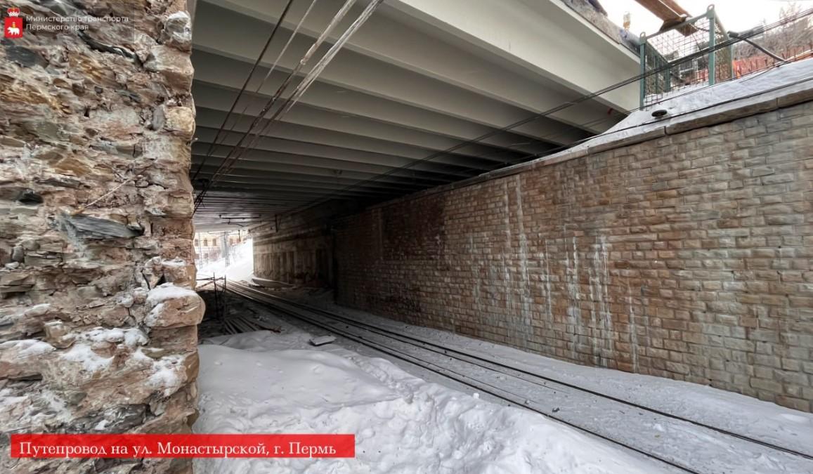 Реконструкция путепровода на Монастырской в Перми выполнена на 55%