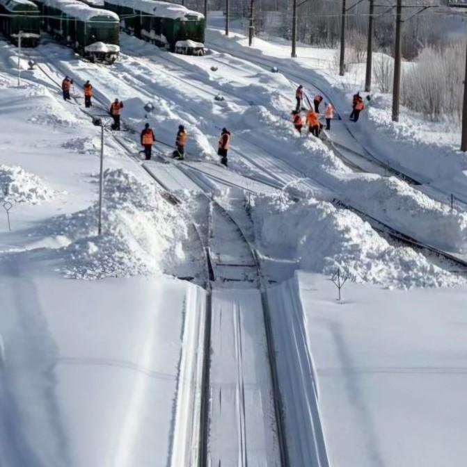 Максимальная высота снега на путях СвЖД зафиксирована в Пермском крае