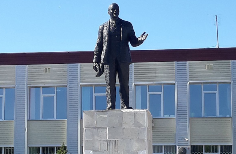В Прикамье демонтировали памятник Ленину из-за аварийного состояния