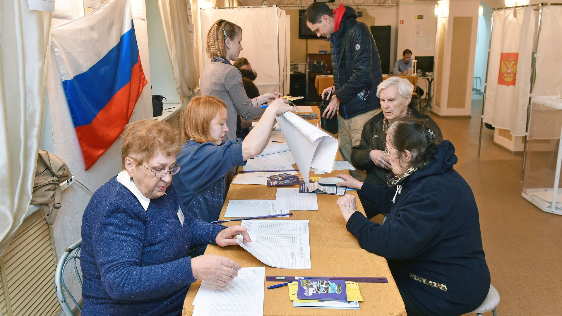 Единороссы призаДУМАлись