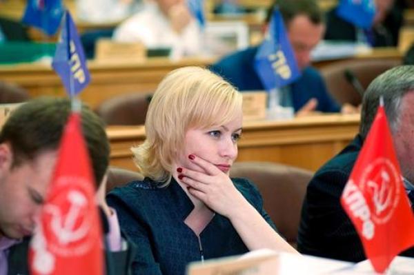 Ксения Айтакова всё же возглавила фракцию КПРФ в краевом парламенте 