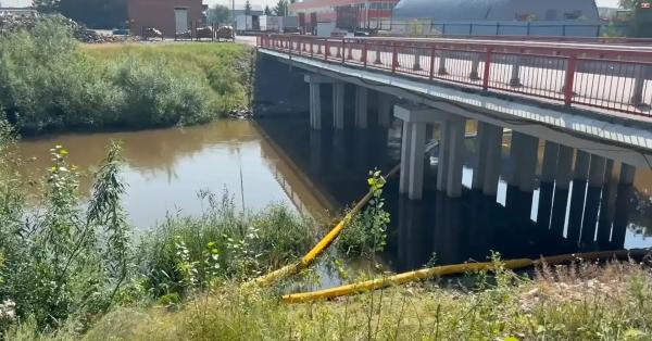 В Пермском крае удмуртские спасатели помогают в ликвидации загрязнения рек