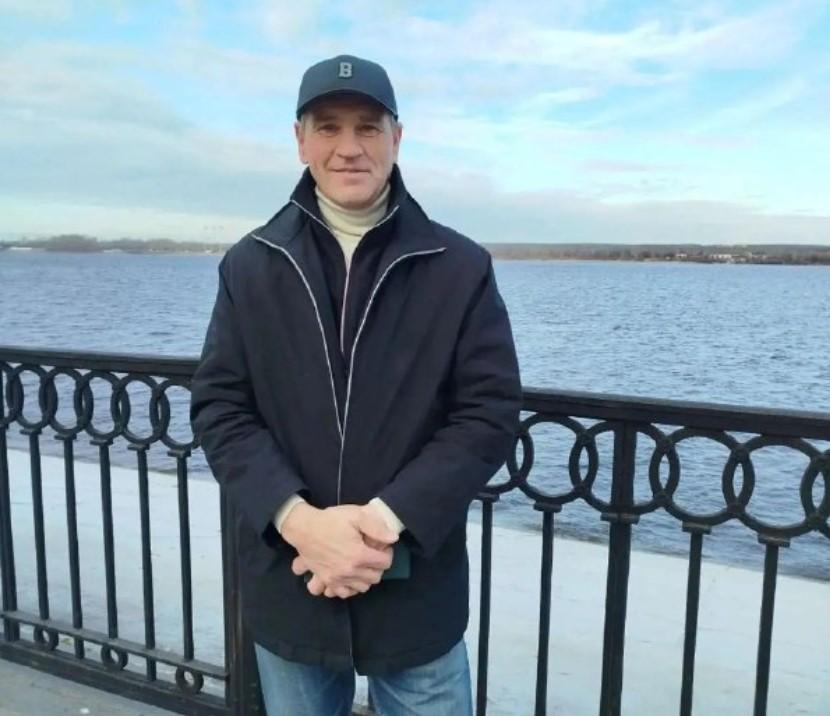 Сотрудник СвЖД спас ребёнка, упавшего в Каму на набережной Перми