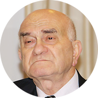 Евгений Ясин